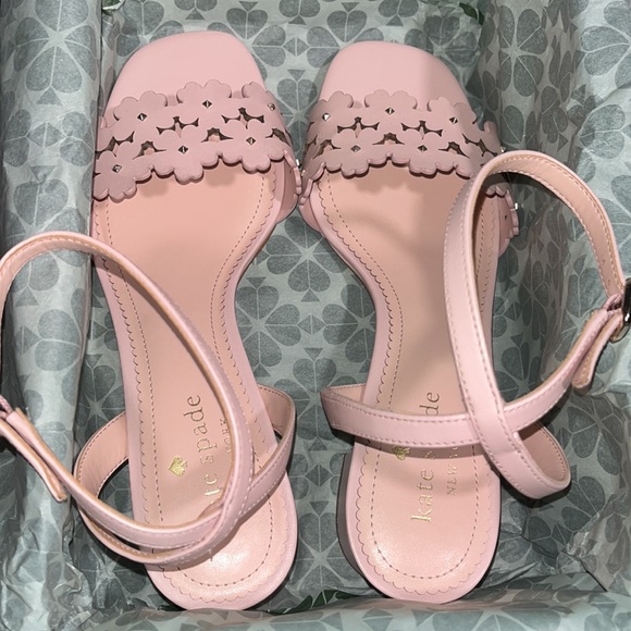 ♠️kate spade Daisy Floral 100% Cow Leather Mid Sandals, Rose Smoke Pink NIB - Picture 7 of 13